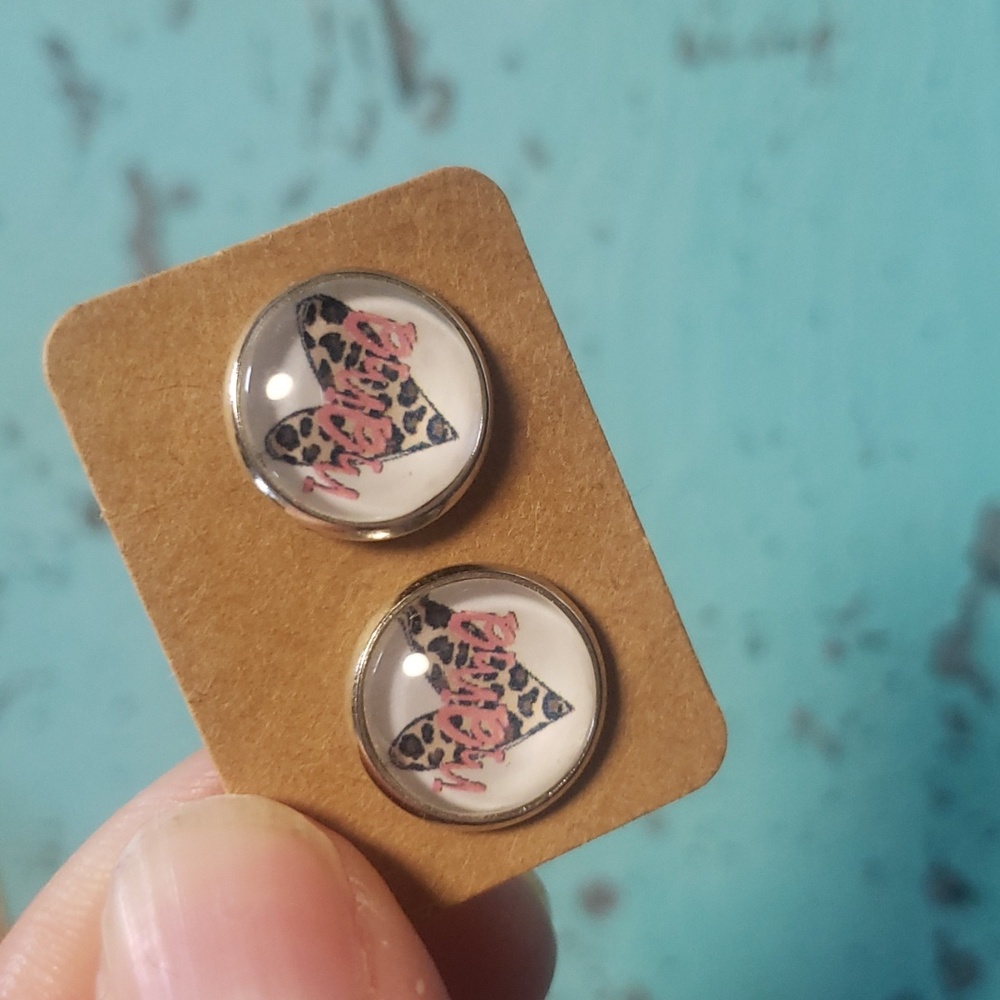 Mama studs - Picture 2 of 2